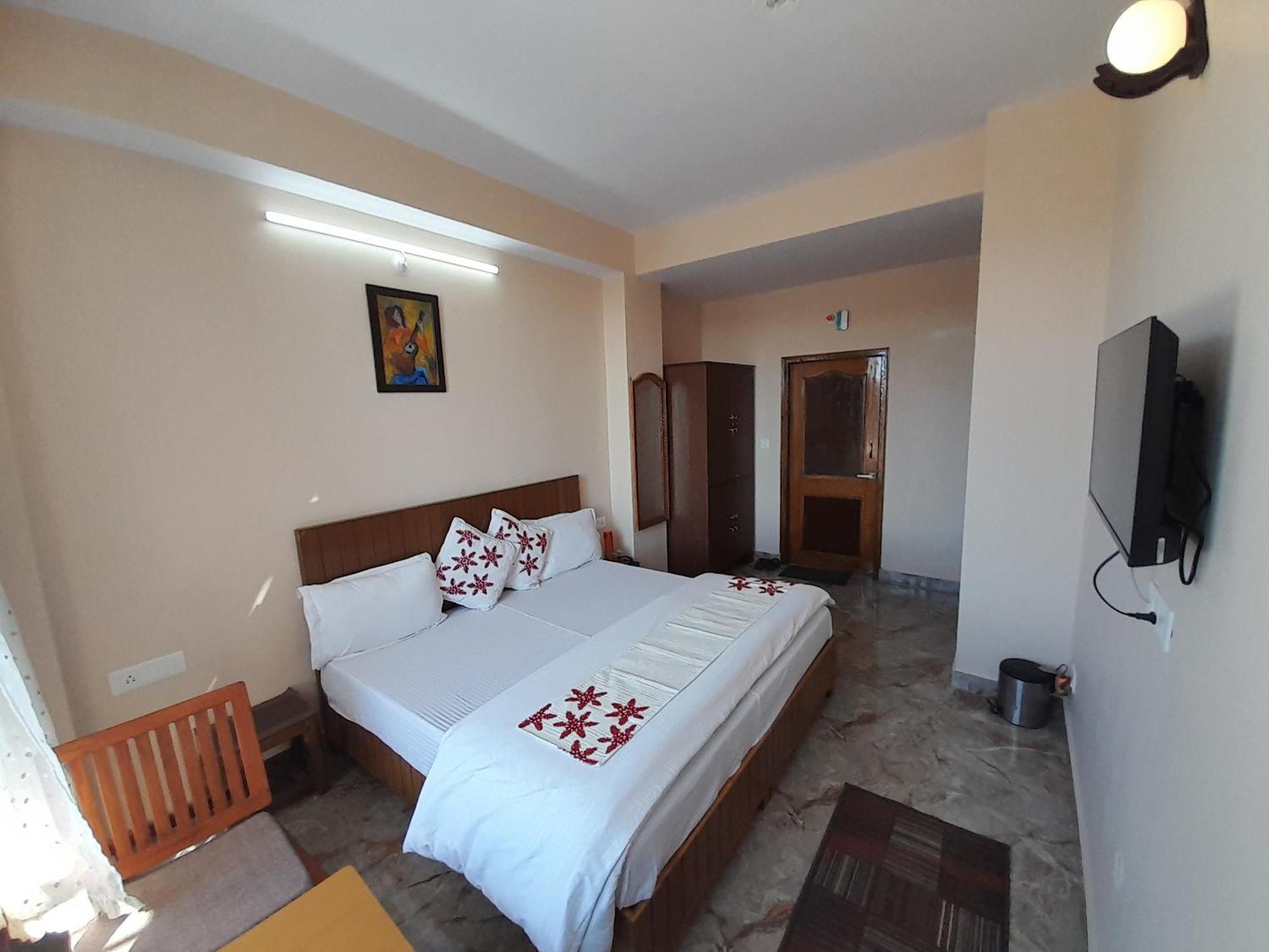 Mountain And Peace Homestay *